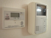 発電・温水設備:TVドアホン＆給湯リモコン
