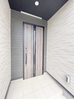 エントランス:玄関