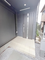 エントランス:玄関