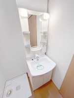 洗面室:洗濯機置き場・シャワー付き洗面化粧台