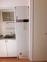 発電・温水設備:電気温水器