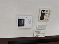 その他設備:給湯器リモコン・モニター付きインターホン