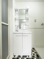 洗面室:シャワー付き洗面化粧台