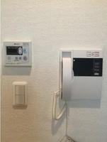 発電・温水設備:給湯器リモコン