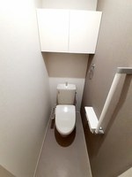 トイレ:トイレ