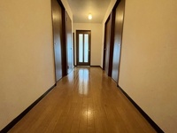 玄関:廊下