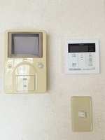 発電・温水設備:給湯器リモコン・モニター付インターホン