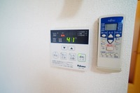 発電・温水設備:給湯器リモコン