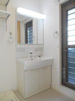 洗面室:シャワー付洗面化粧台