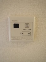 発電・温水設備:給湯器リモコン