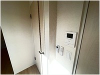 防犯設備:モニター付きインターホン