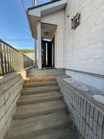 その他現地写真:玄関アプローチ