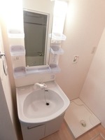 洗面室:シャワー付洗面化粧台（反転）