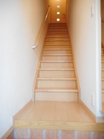 玄関:階段