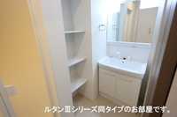 洗面室:シャワー付き洗面化粧台　同仕様