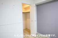 収納:ウォークインクローゼット　同仕様