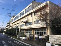周辺環境:新宿小学校