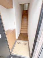 玄関:玄関・シューズボックス・階段