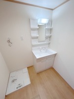 洗面室:洗面化粧台・洗濯機置き場