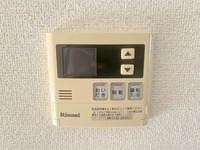 発電・温水設備:給湯器リモコン