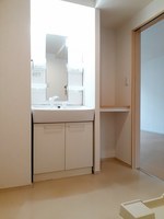 洗面室:シャワー付き洗面化粧台