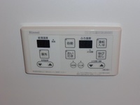 発電・温水設備:給湯器リモコン