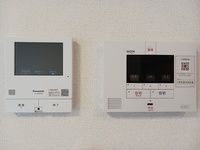 防犯設備:モニター付きインターホン・給湯器リモコン